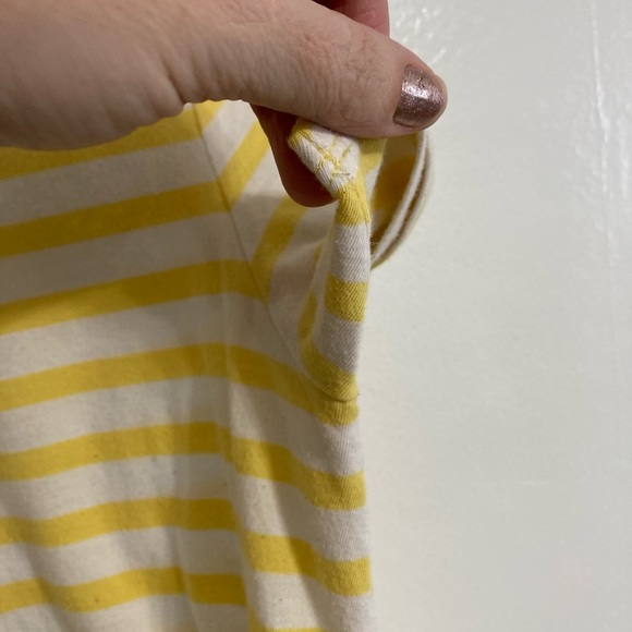 Old navy cute yellow and white striped tee size small - Picture 4 of 7